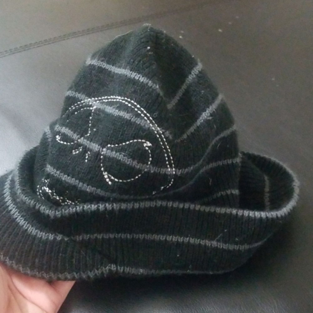 Hat - Picture 2 of 3